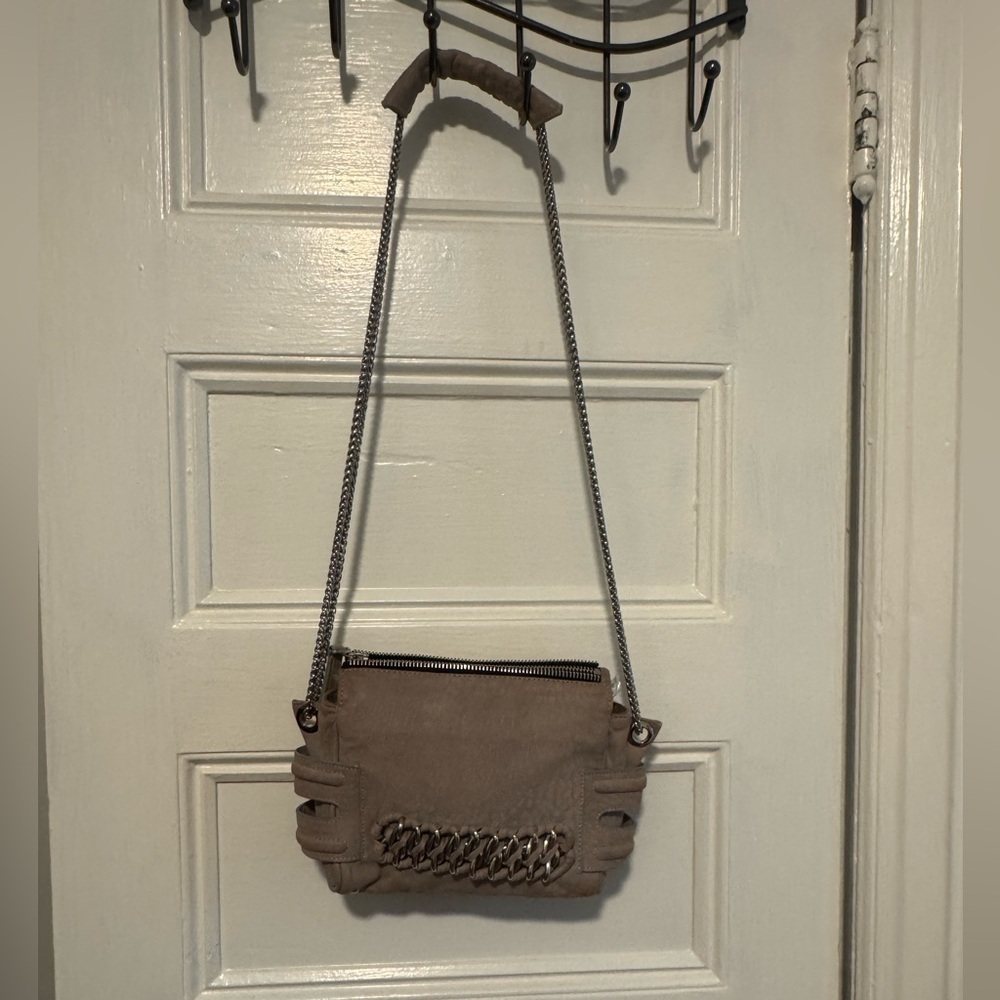 ❤️‍🔥❤️‍🔥 Be & D Elegant Tan with Silver Chain Shoulder Bag